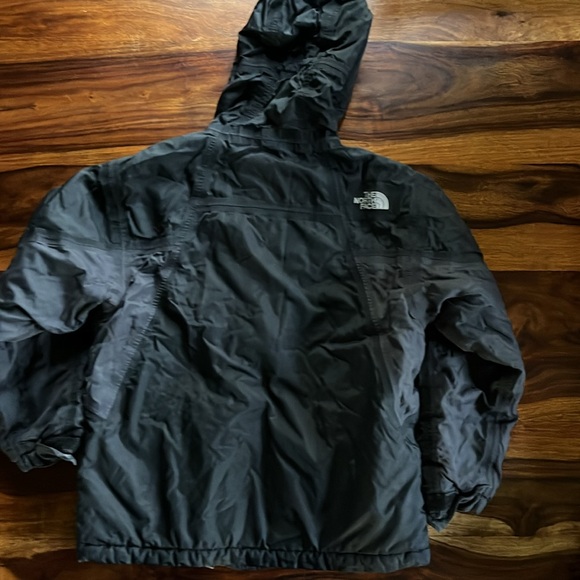 North face winter jacket - Picture 2 of 9